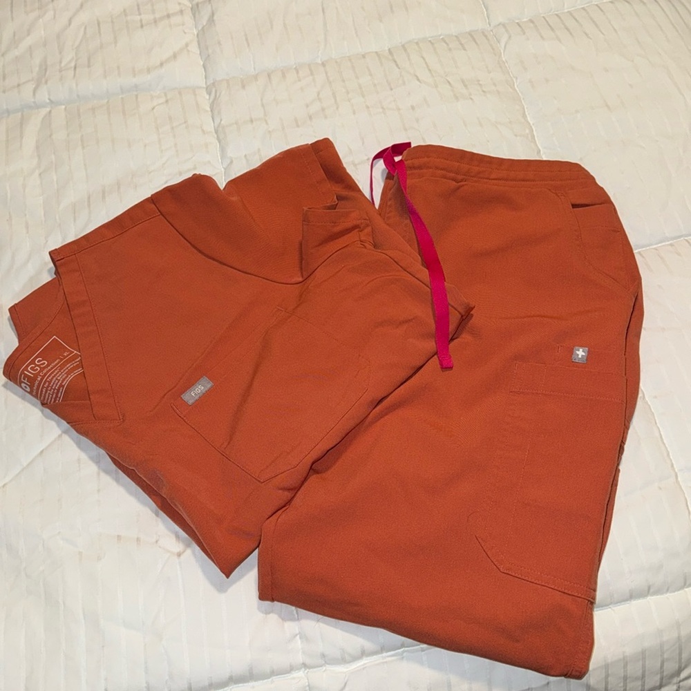 Figs terracotta scrubs